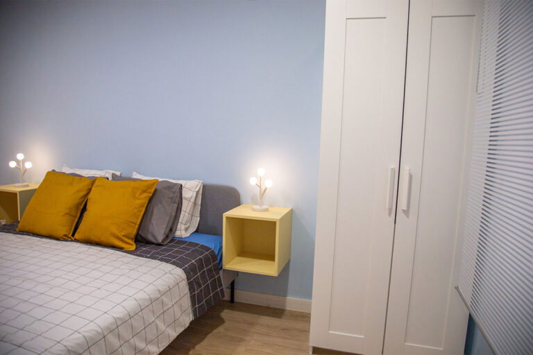 apartamento-en-tarragona-centrico-habitacion-azul-1