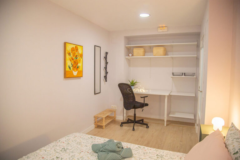 apartamento-en-tarragona-centrico-habitacion-rosa-2