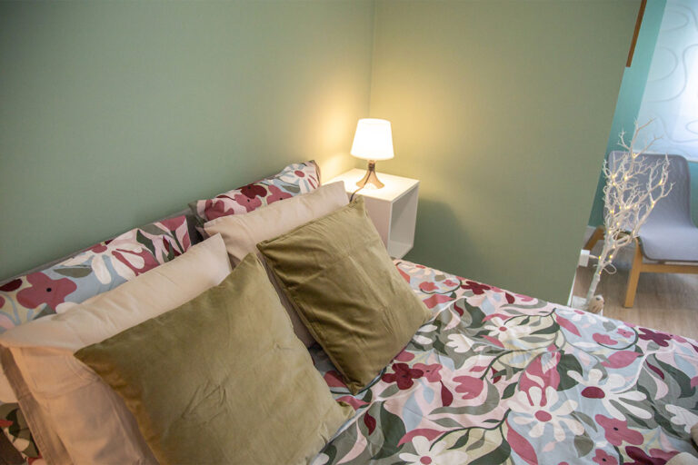 apartamento-en-tarragona-centrico-habitacion-verde-1